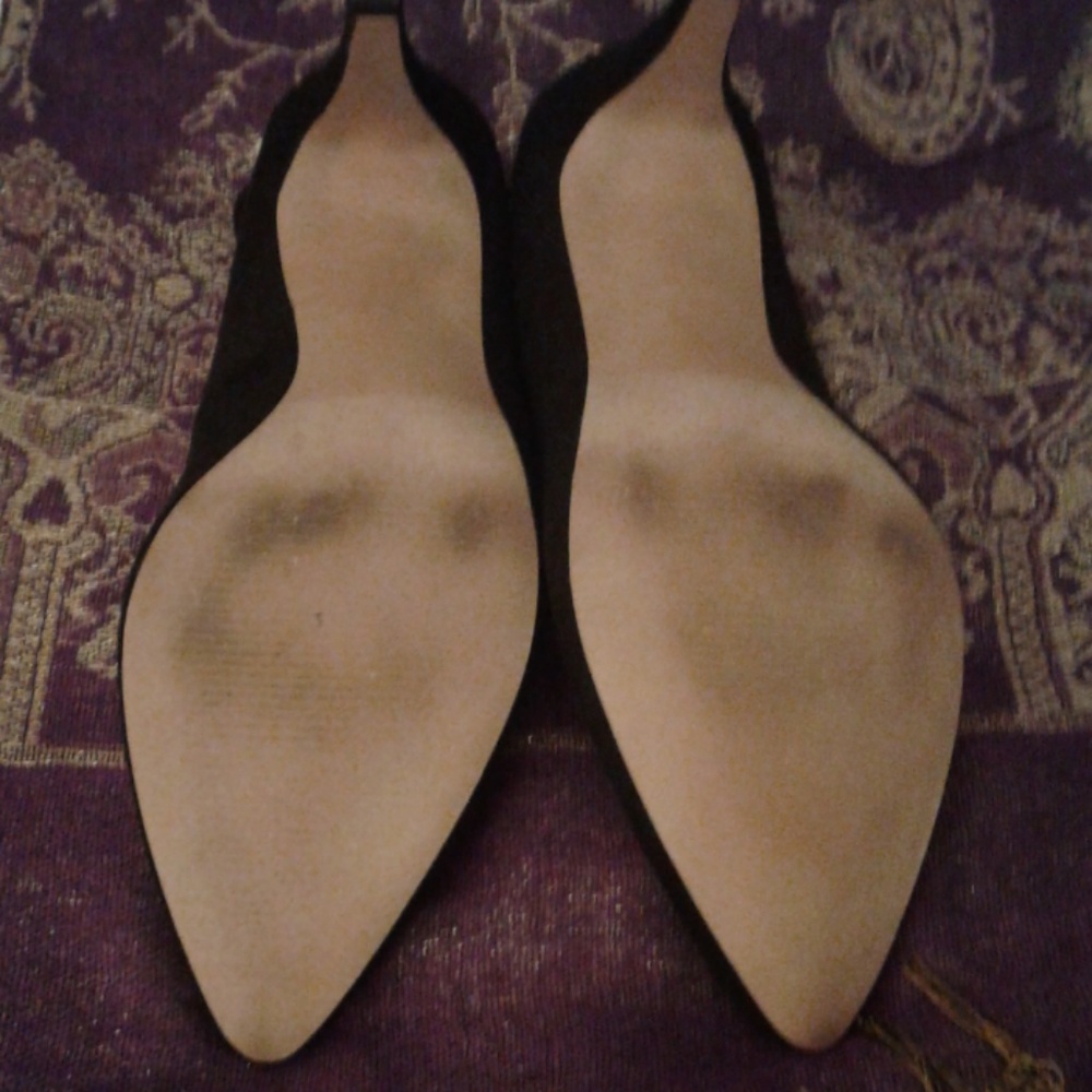 Shoes - Picture 3 of 4